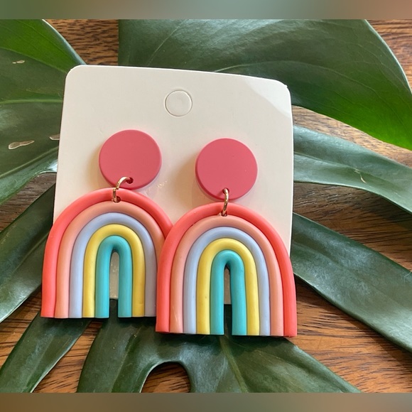Jewelry - NWT polymer clay Rainbow earrings 2”